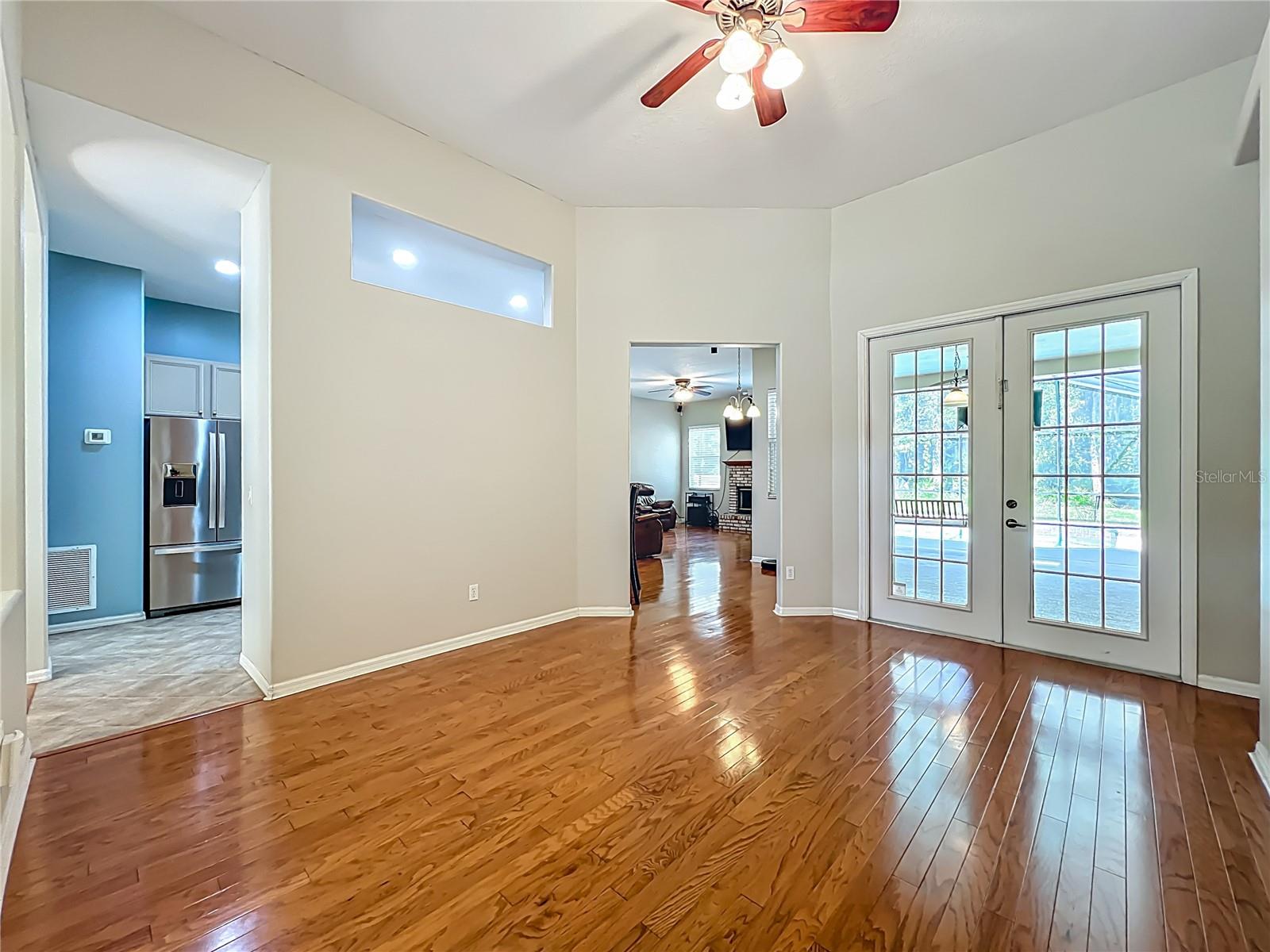 5489 GLEN OAK PLACE