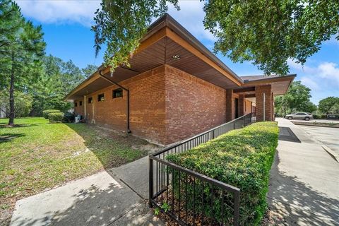 Tiny photo for 1623 SW 1st Avenue, Ocala, FL 34471 (MLS # OM701667)