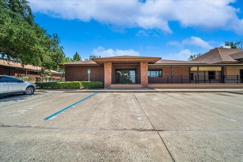 Tiny photo for 1623 SW 1st Avenue, Ocala, FL 34471 (MLS # OM701667)