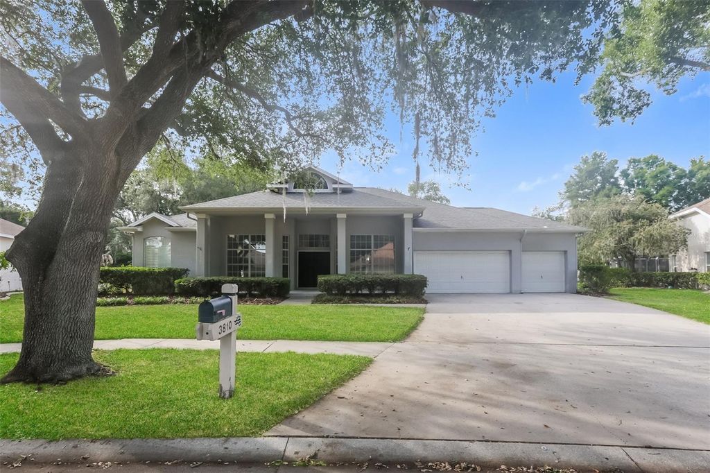 Photo of 3810 Spruce Pine Drive, Valrico, FL 33596 (MLS # TB8502776)