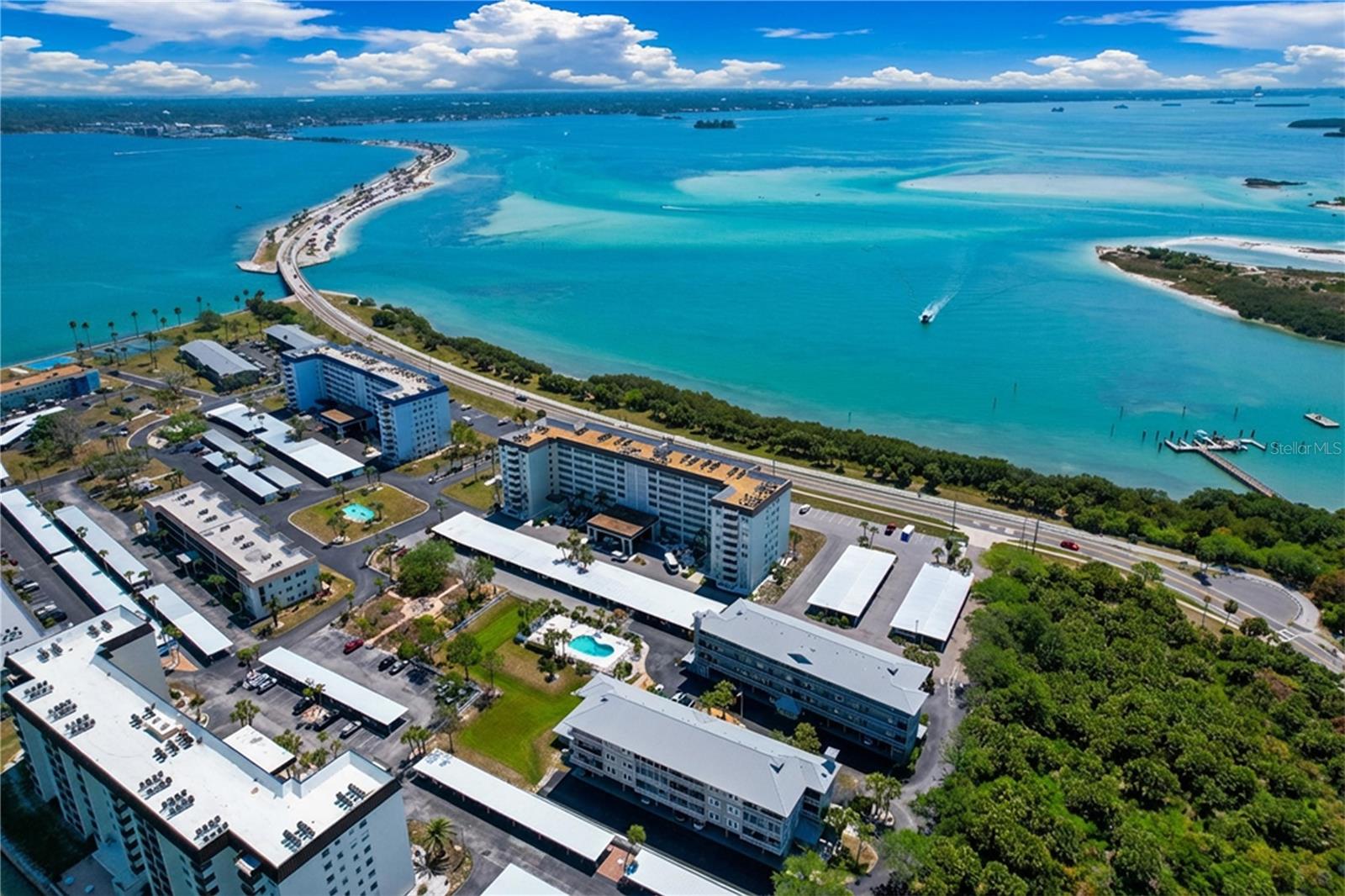 ISLAND PARK PL - Residential