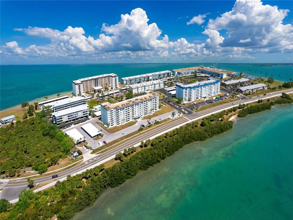 Photo of 7 Island Park Place #204, Dunedin, FL 34698 (MLS # TB8491109)