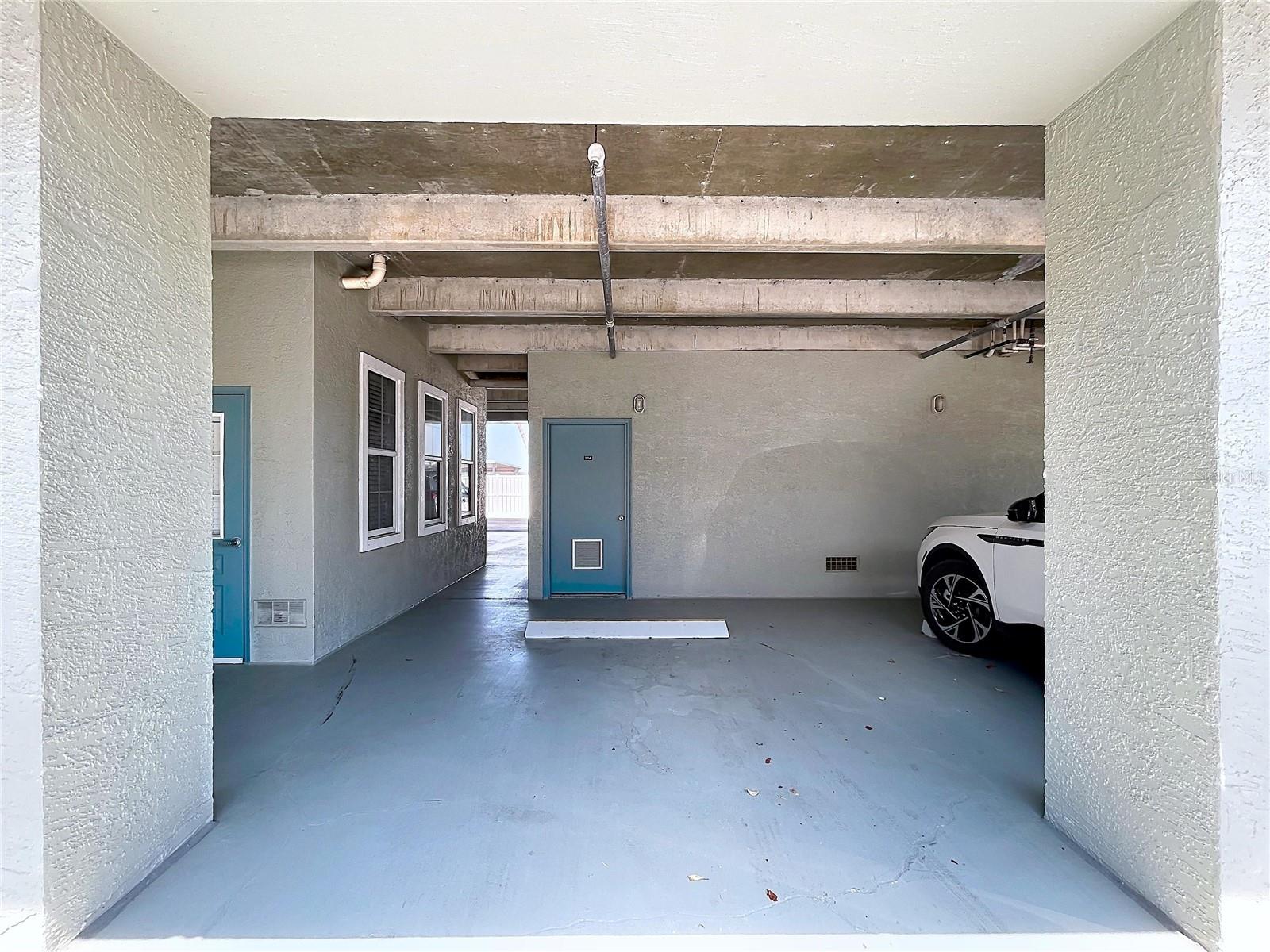 ISLAND PARK PL - Residential