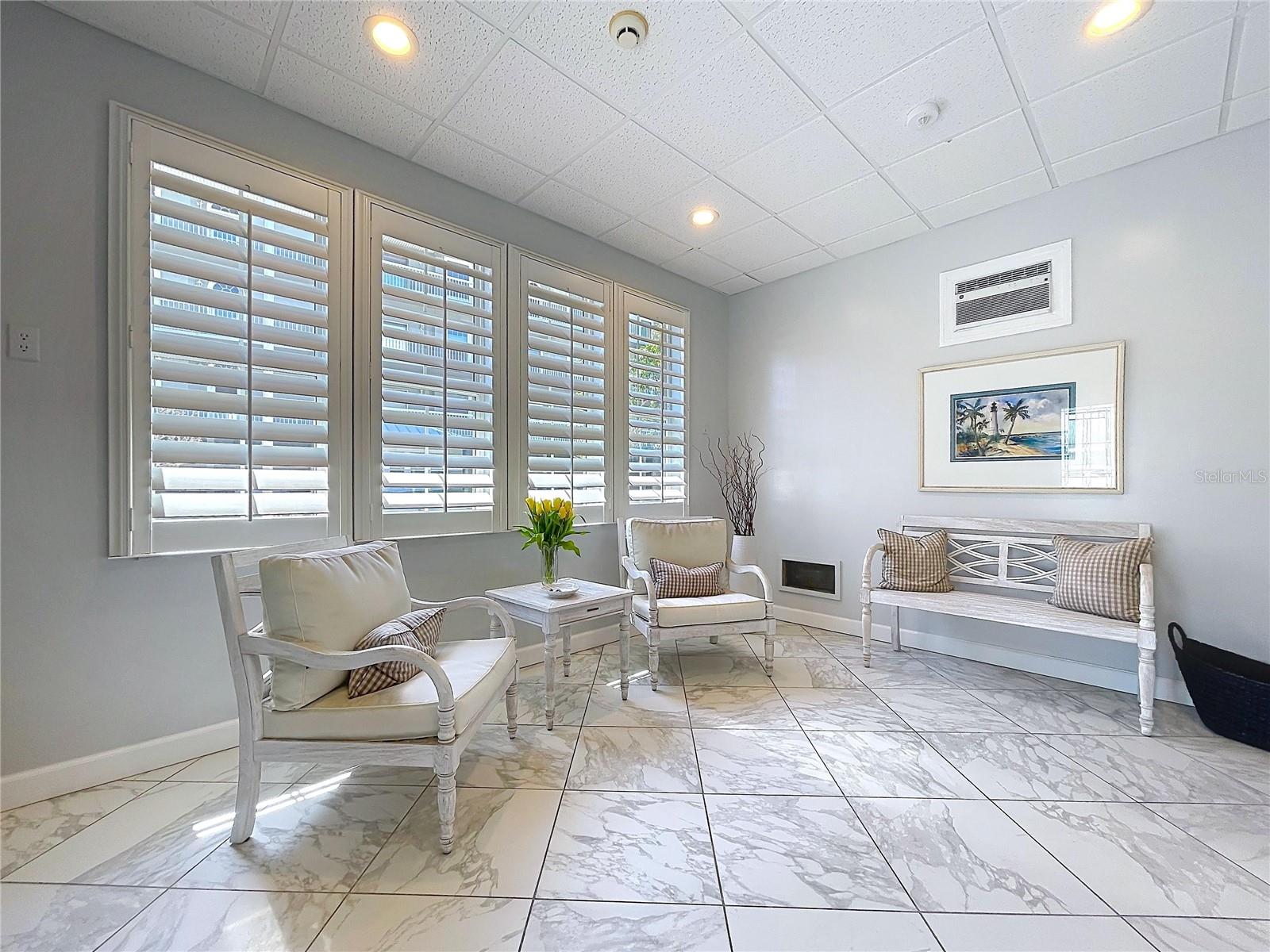 ISLAND PARK PL - Residential