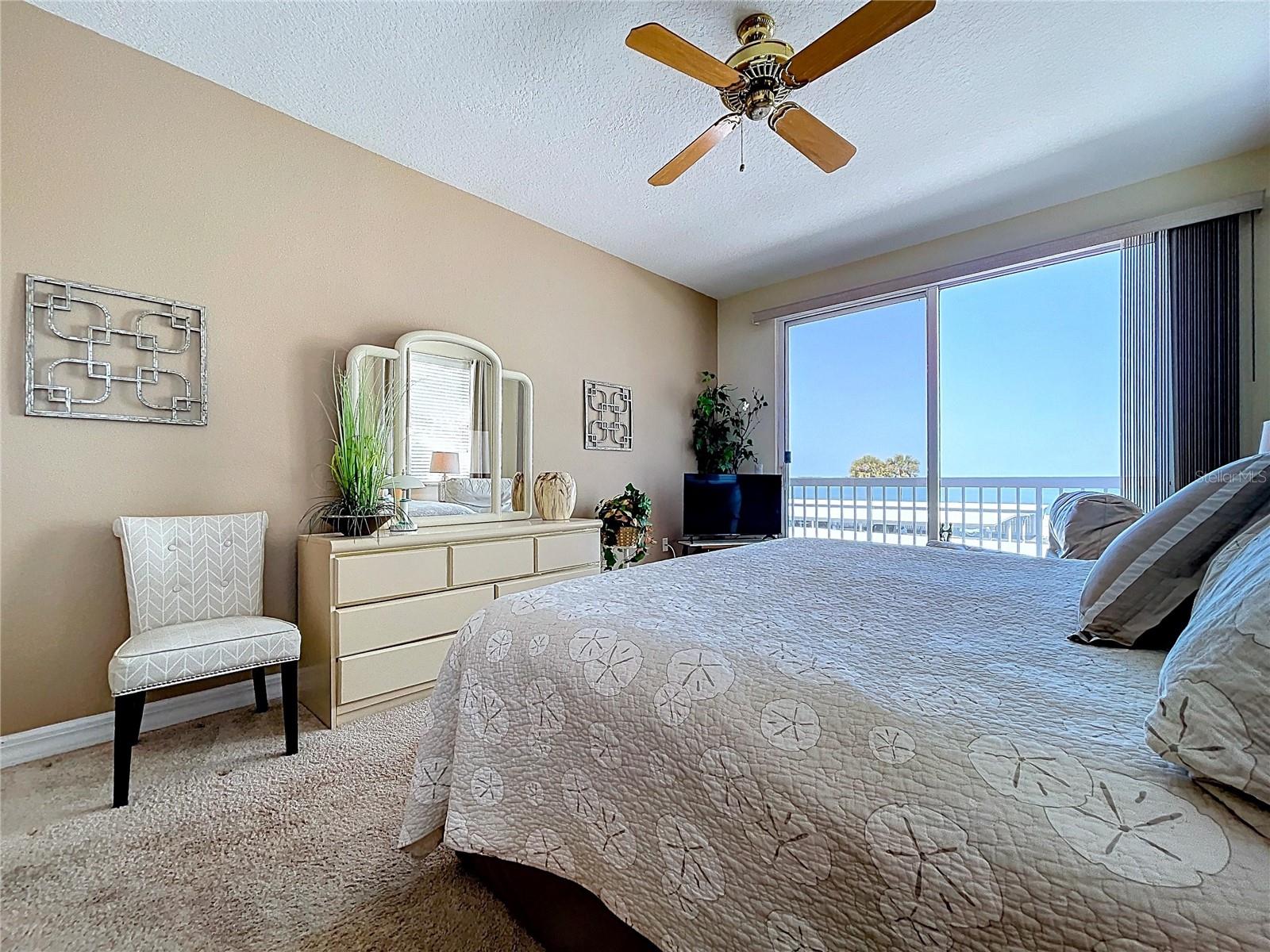 ISLAND PARK PL - Residential