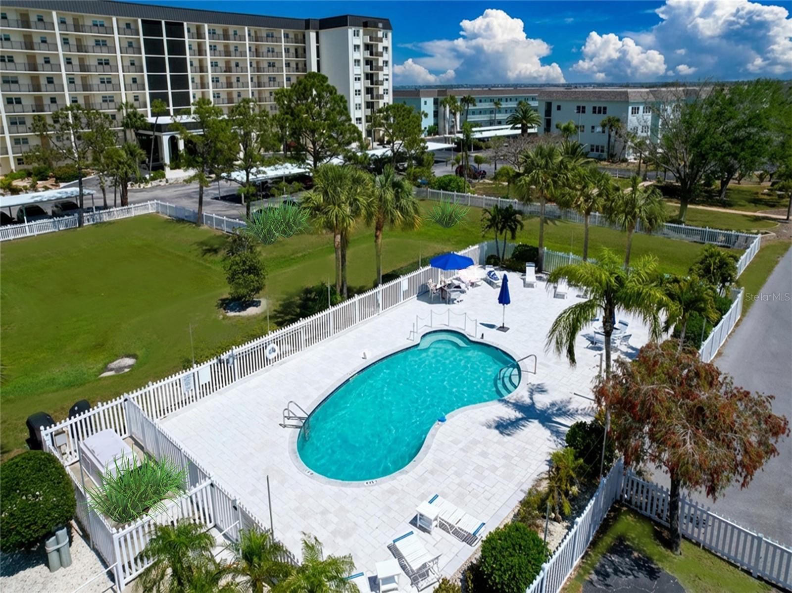 ISLAND PARK PL - Residential