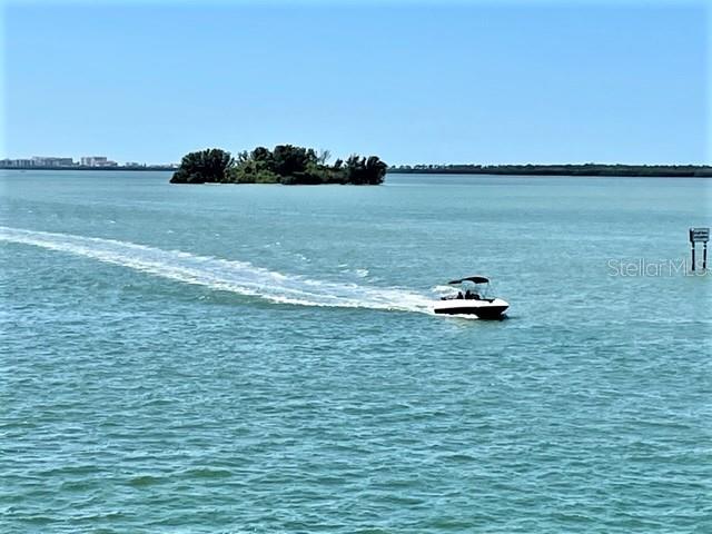 ISLAND PARK PL - Residential