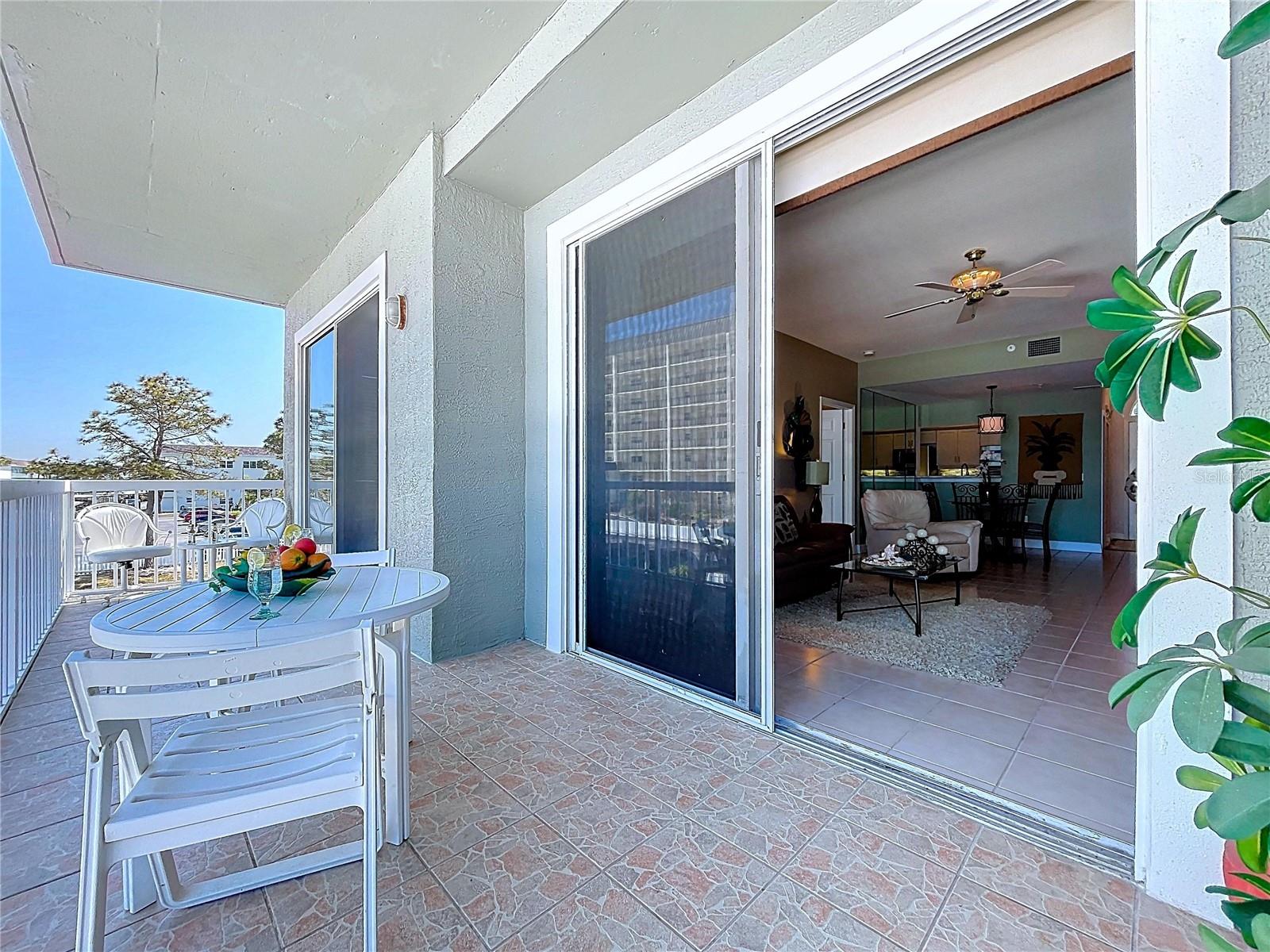 ISLAND PARK PL - Residential