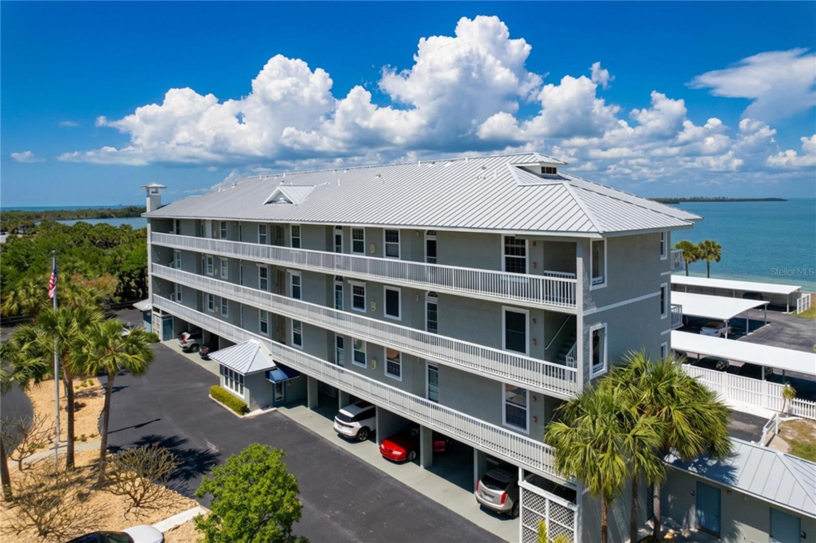 ISLAND PARK PL - Residential