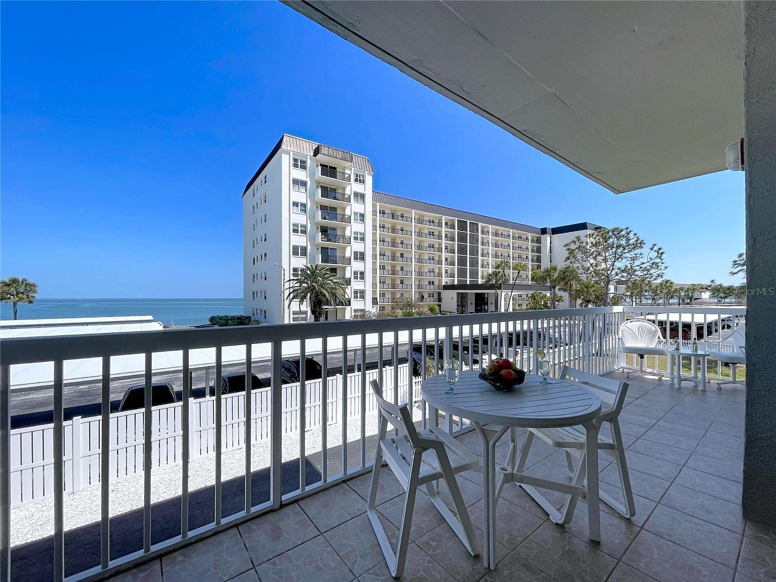 ISLAND PARK PL - Residential