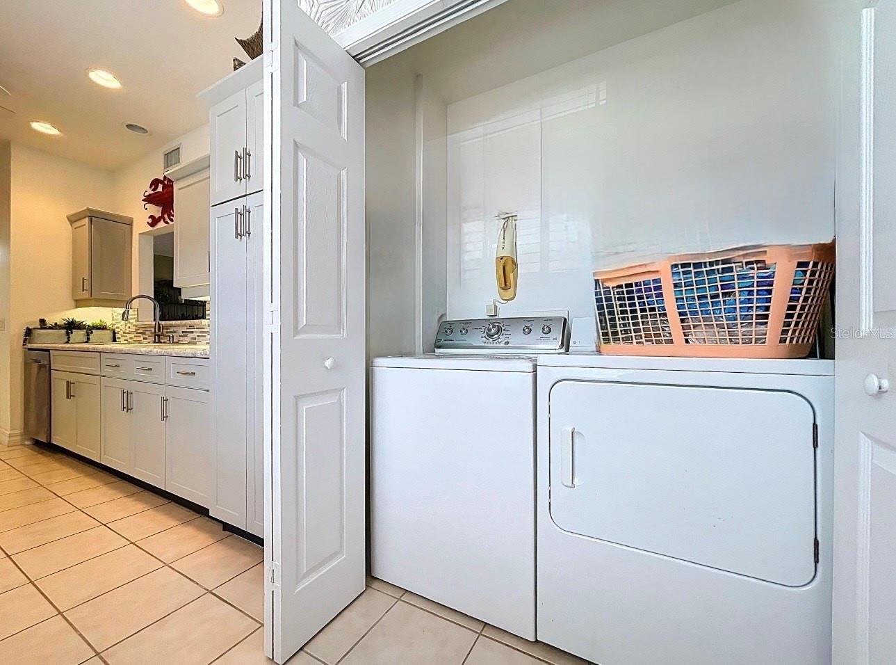 ISLAND PARK PL - Residential