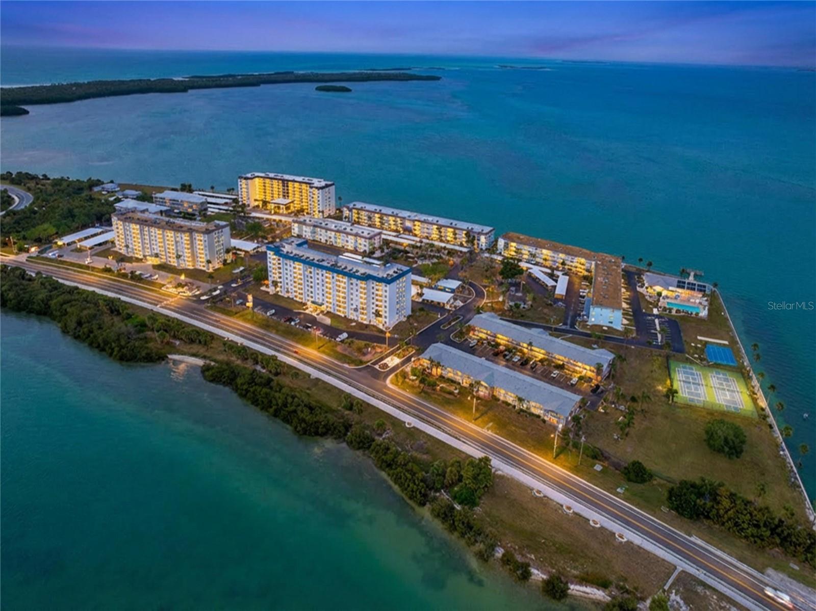 ISLAND PARK PL - Residential