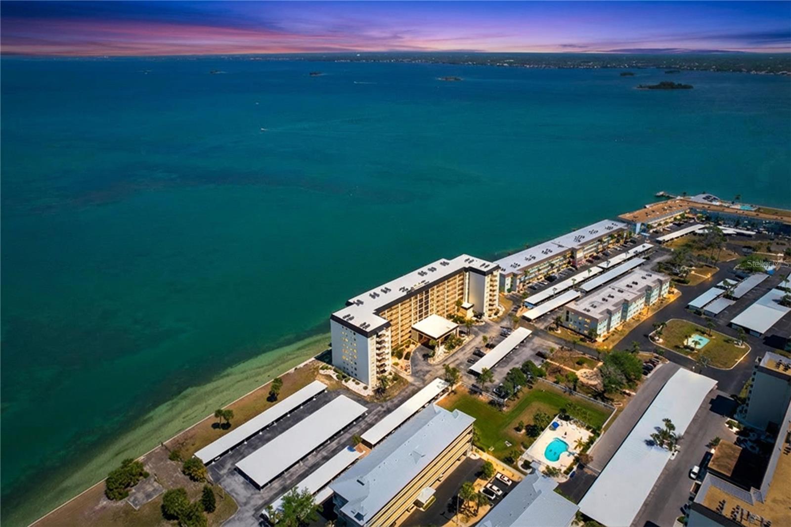 ISLAND PARK PL - Residential