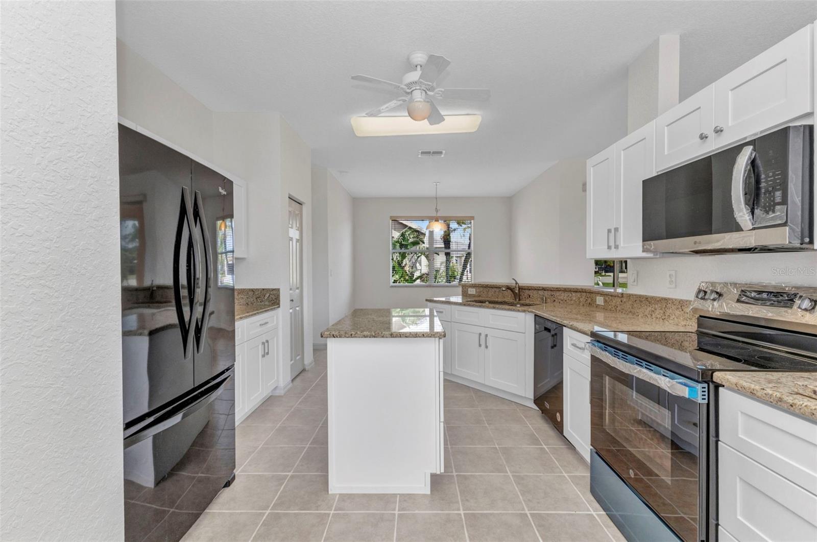 1605 PALACE COURT