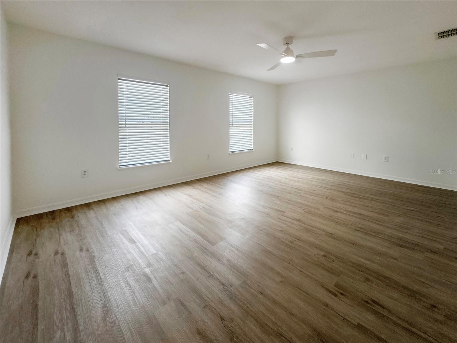 LEESBURG OVERLOOK AT LAKE GRIFFIN - Residential