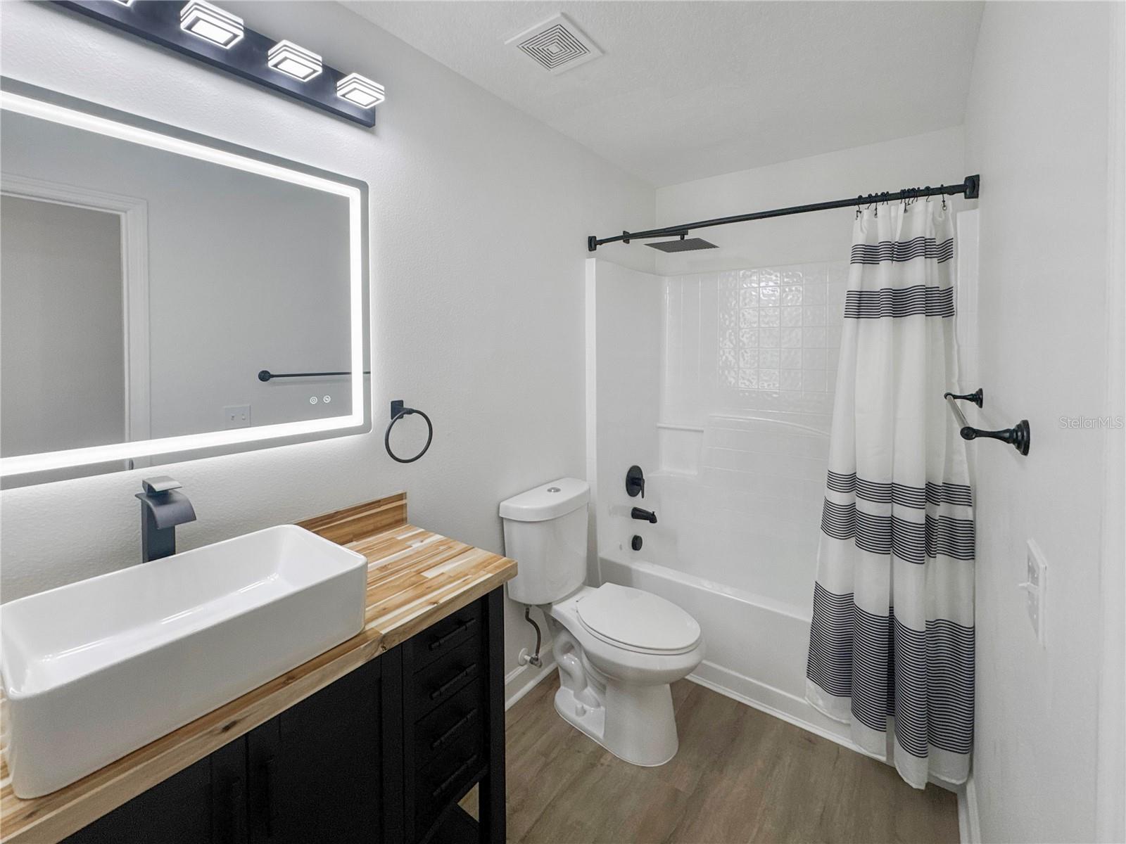 LEESBURG OVERLOOK AT LAKE GRIFFIN - Residential