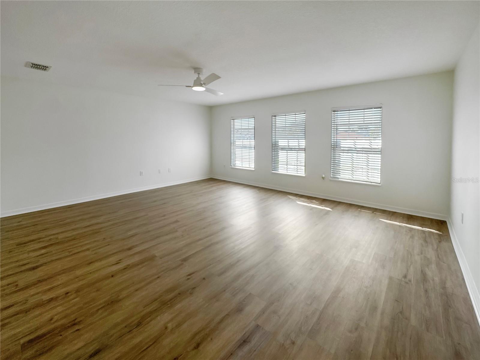 LEESBURG OVERLOOK AT LAKE GRIFFIN - Residential