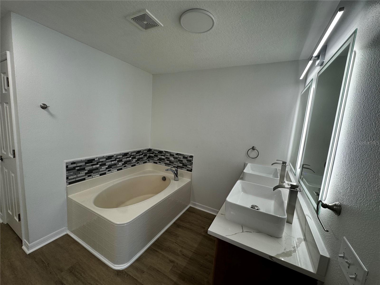 LEESBURG OVERLOOK AT LAKE GRIFFIN - Residential