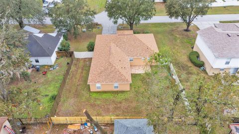 A home in LAKELAND