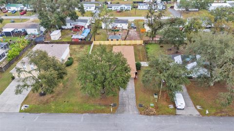 A home in LAKELAND