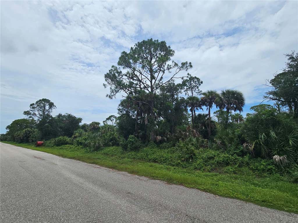 Photo of 16126 Tarkio Avenue, Port Charlotte, FL 33954 (MLS # C7529225)