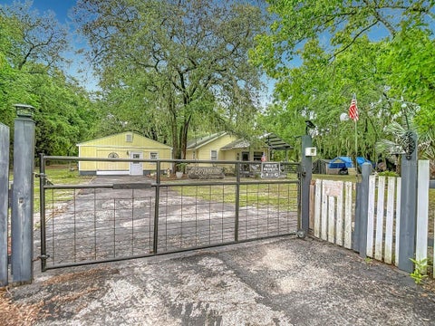 11705 Mary Lou Drive, Hudson, FL 34669