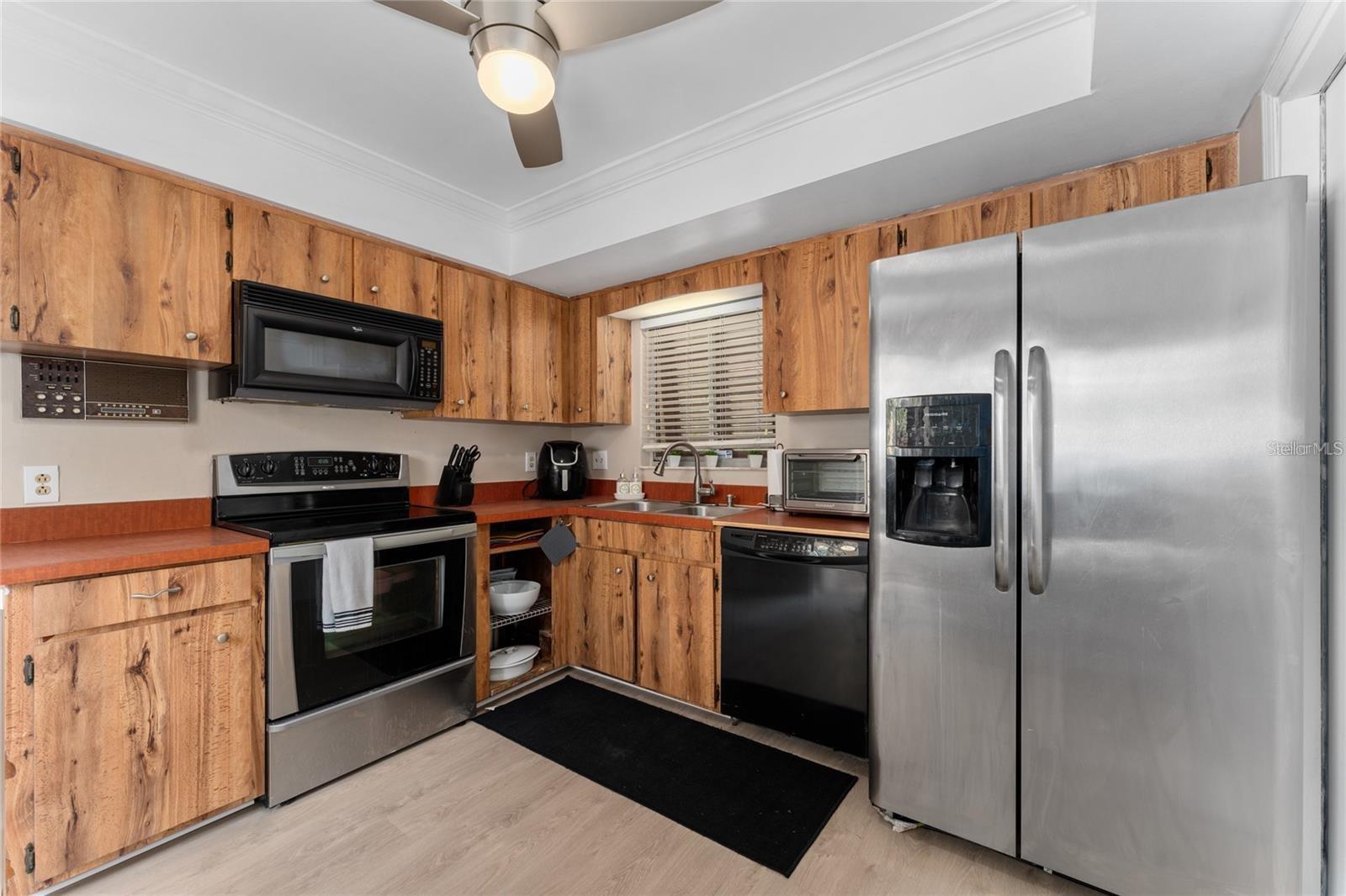 ISLAND CLUB AT ROSEMONT CONDO - Residential