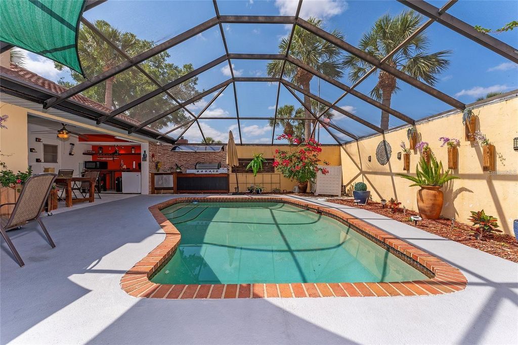 Photo of 5053 Maui Circle #14, Orlando, FL 32808 (MLS # O6392546)