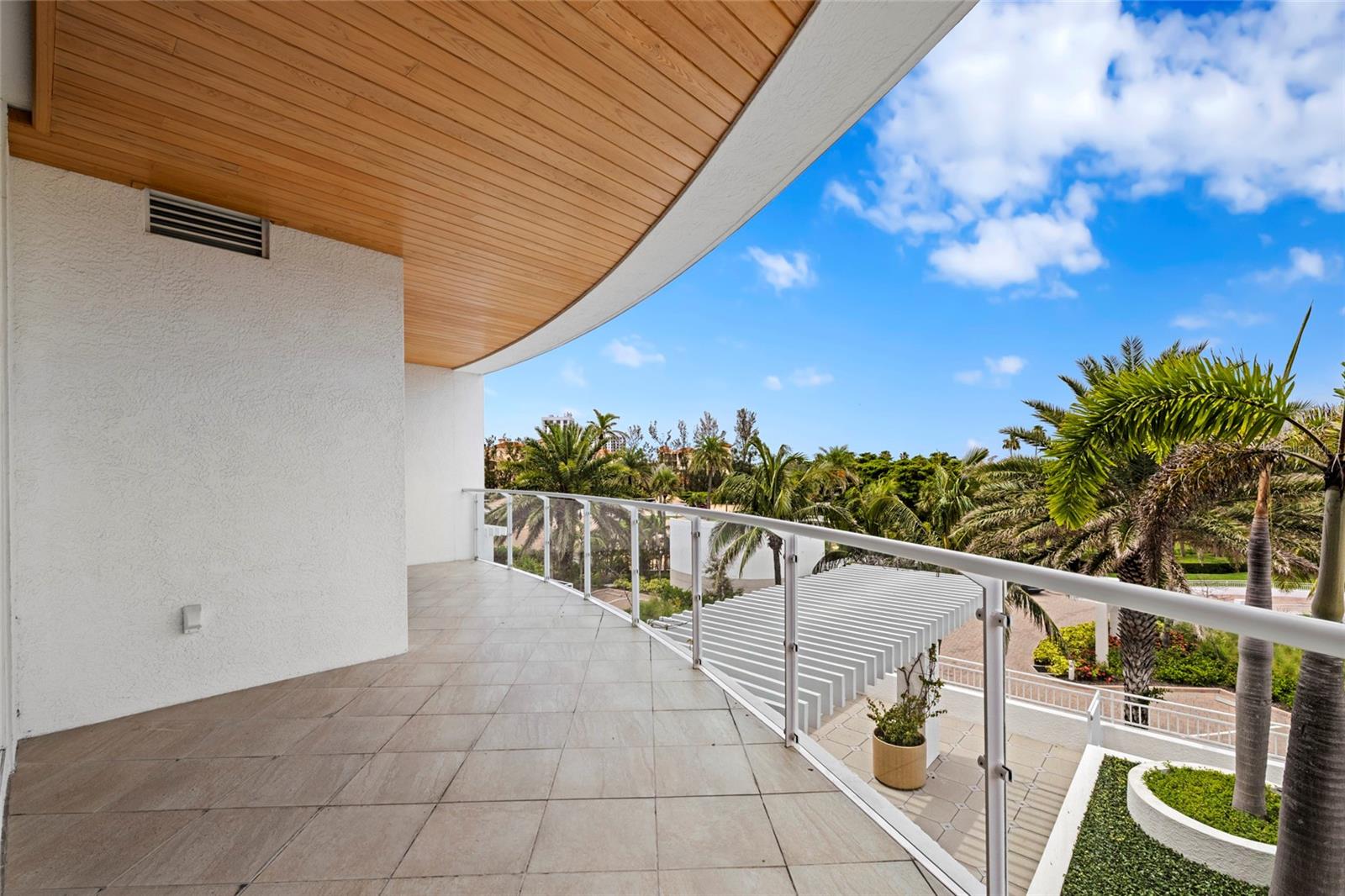 ARIA LONGBOAT KEY - Residential