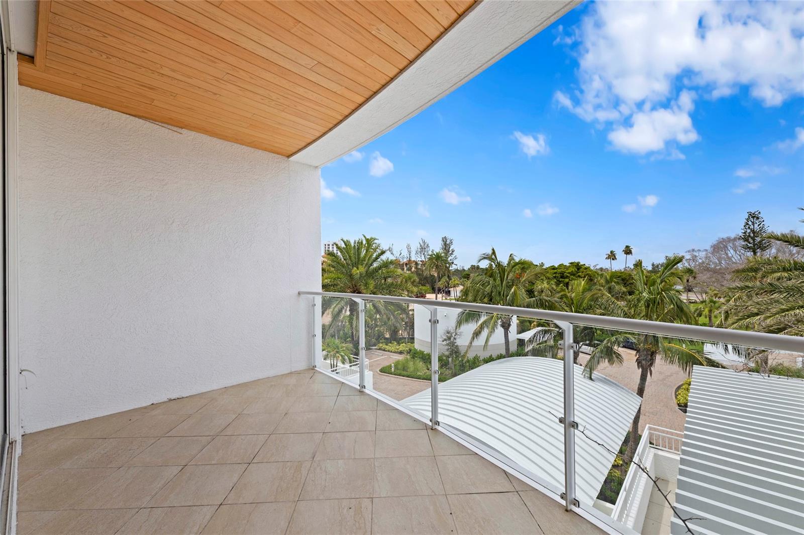 ARIA LONGBOAT KEY - Residential