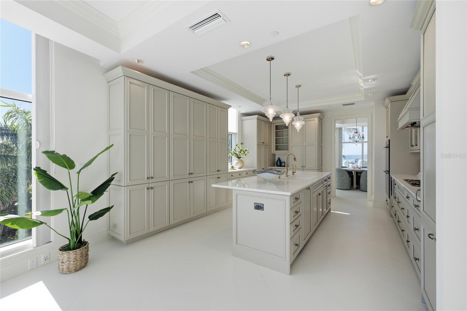 2251 GULF OF MEXICO DRIVE 301