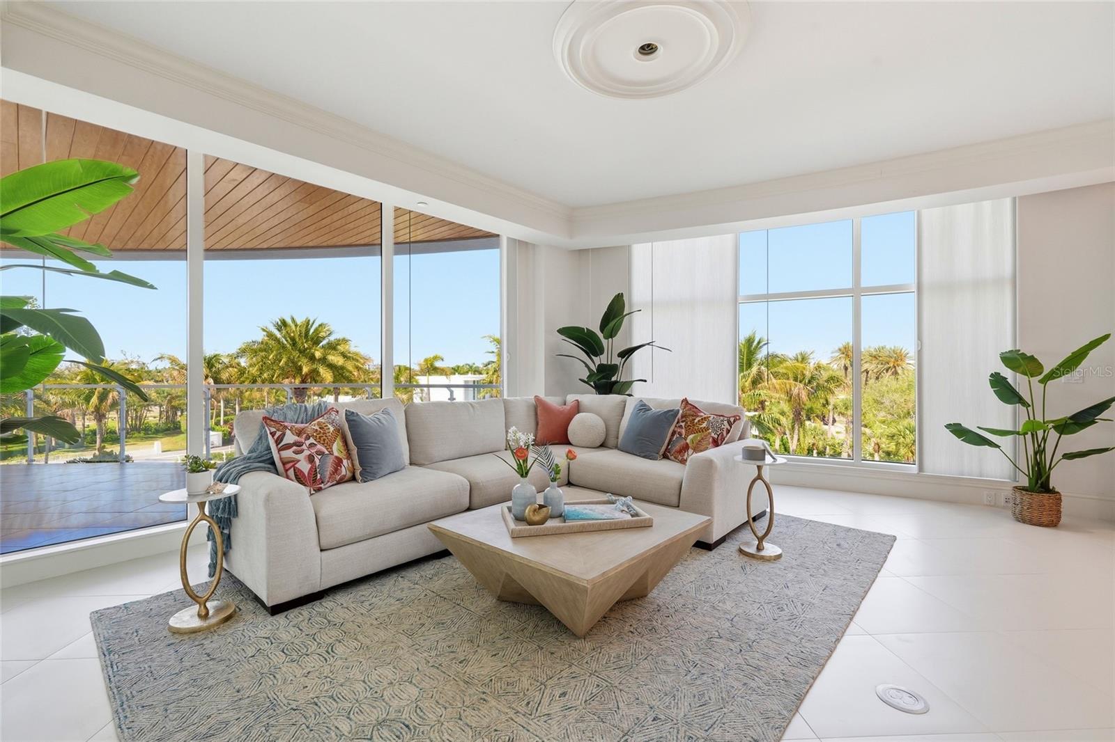ARIA LONGBOAT KEY - Residential