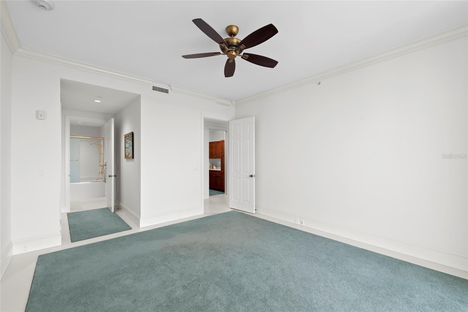 ARIA LONGBOAT KEY - Residential