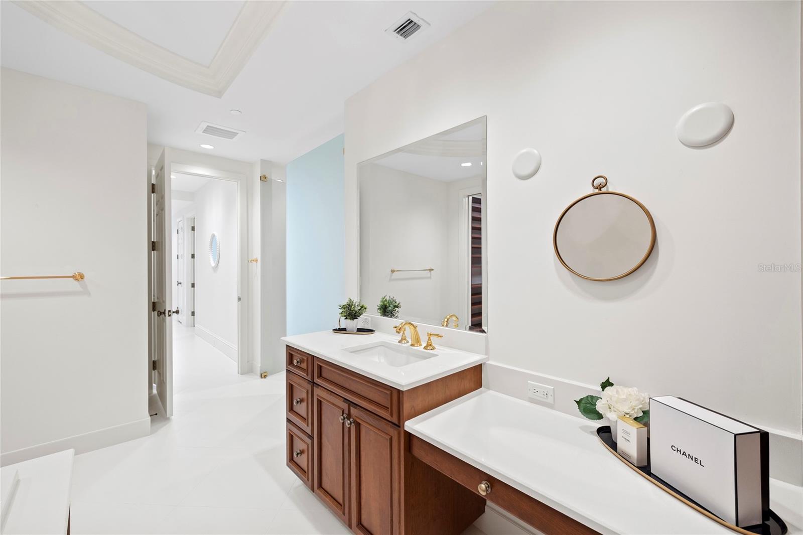 ARIA LONGBOAT KEY - Residential