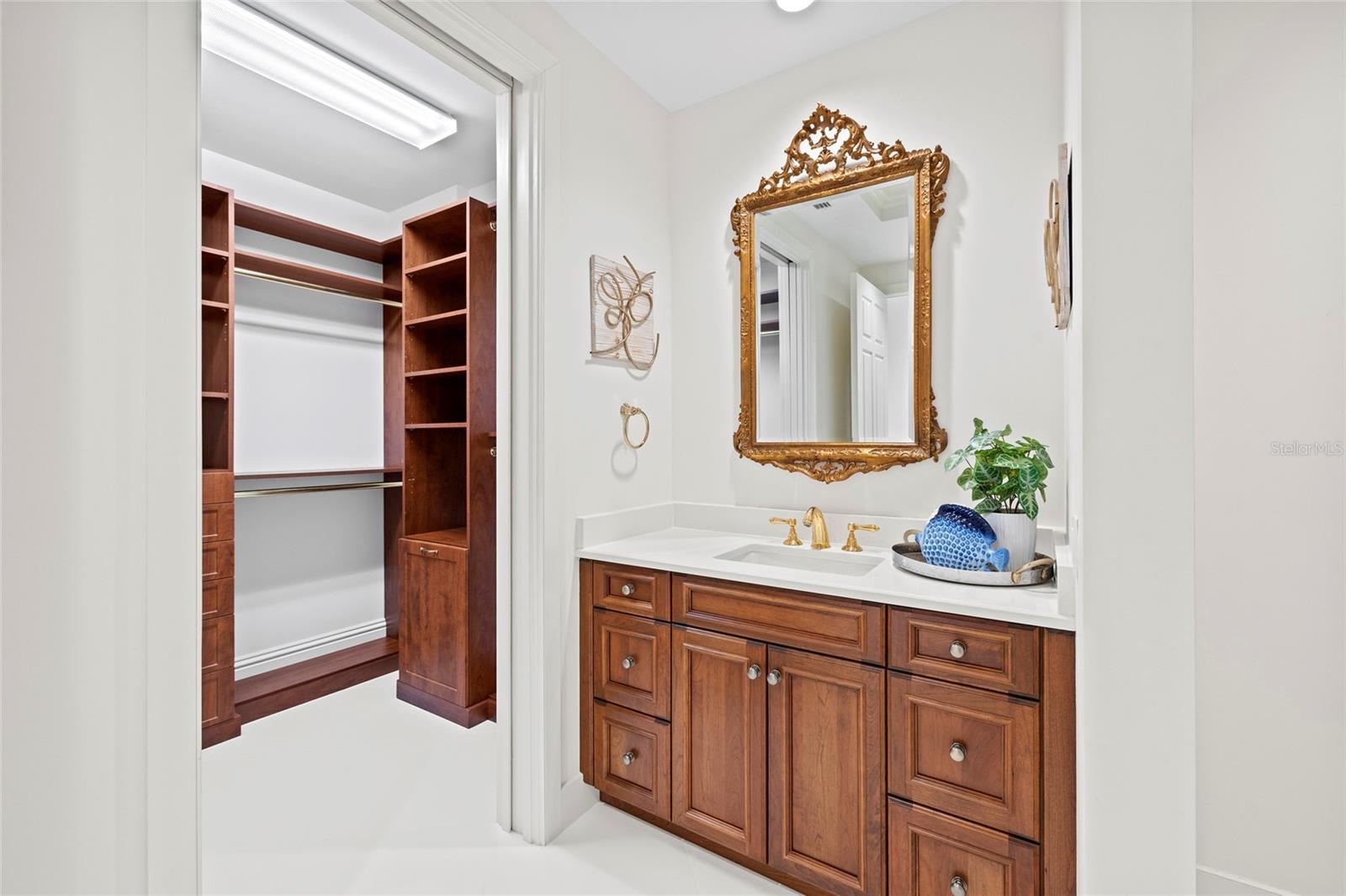 ARIA LONGBOAT KEY - Residential