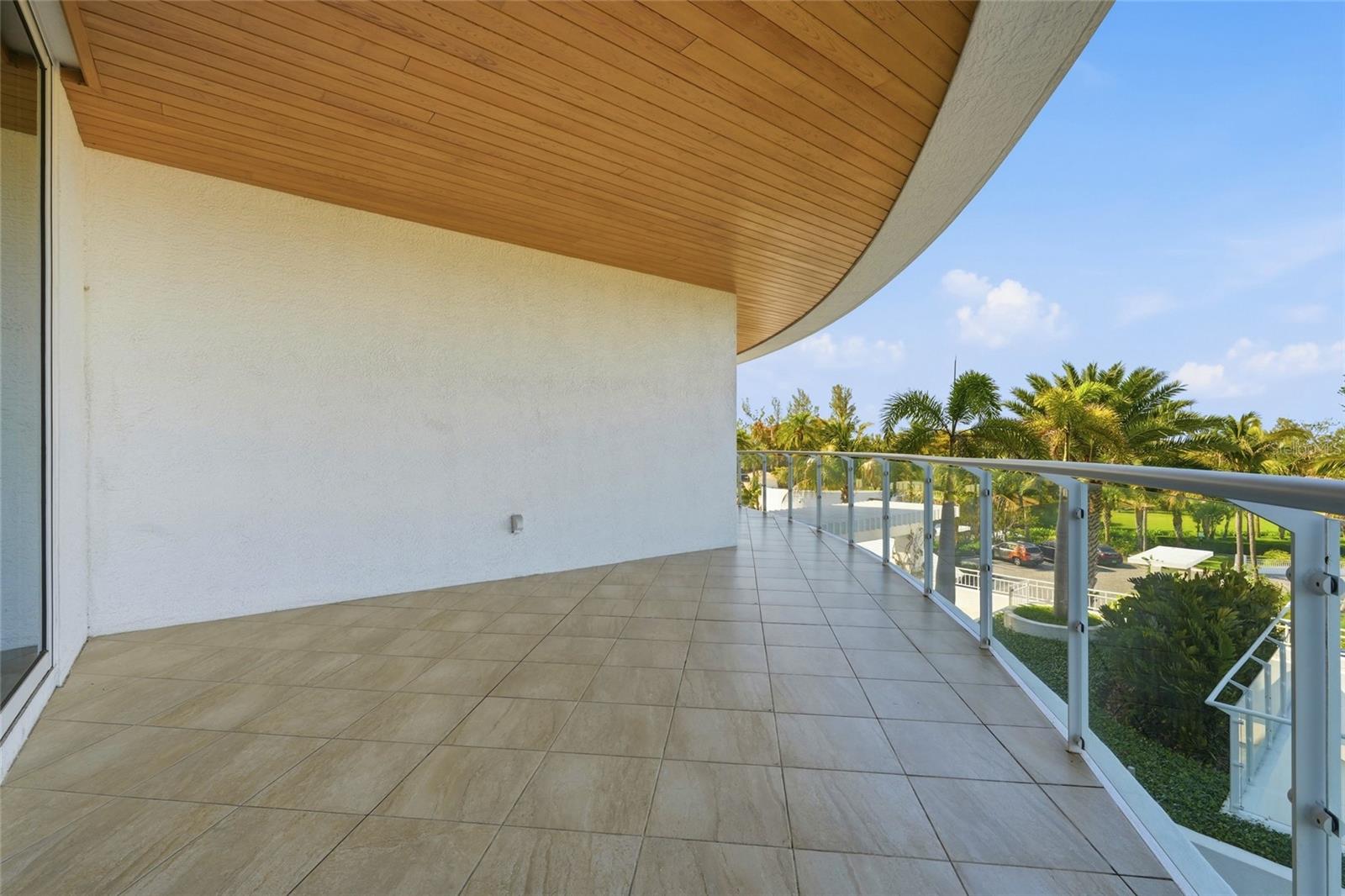 ARIA LONGBOAT KEY - Residential