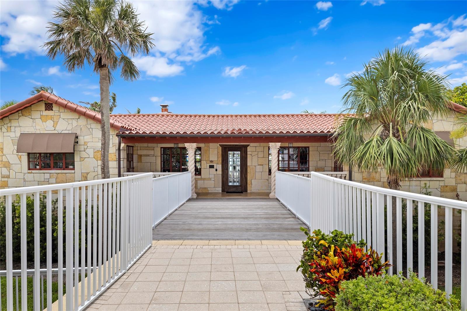 ARIA LONGBOAT KEY - Residential