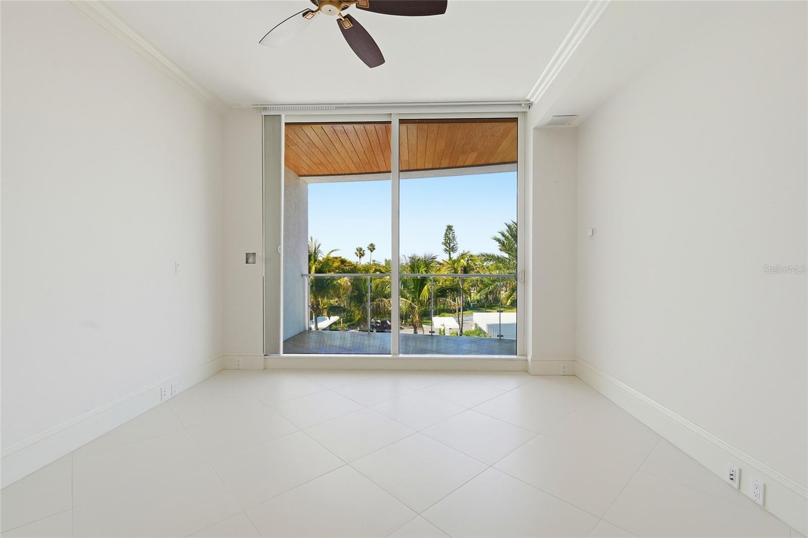 ARIA LONGBOAT KEY - Residential
