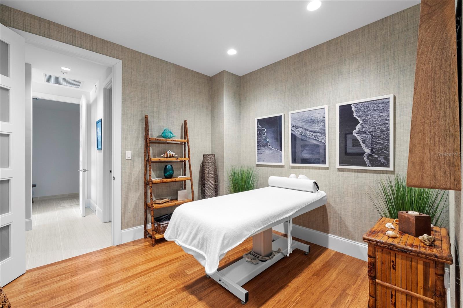 ARIA LONGBOAT KEY - Residential