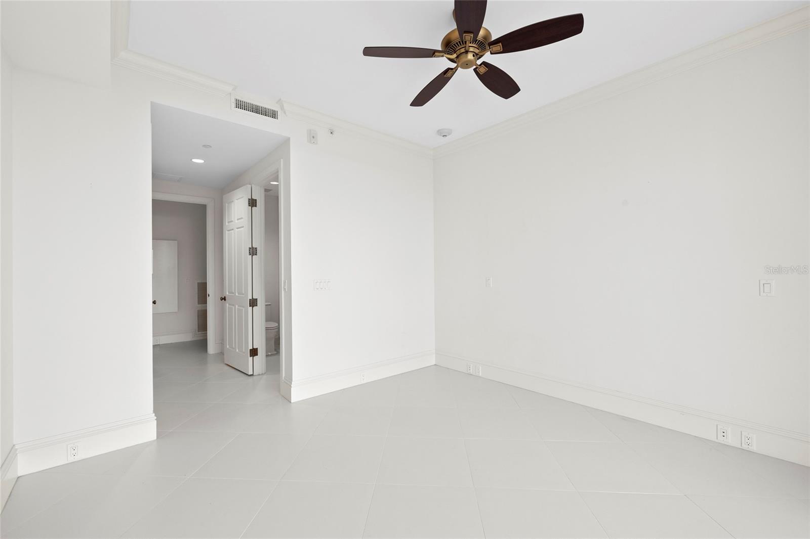 ARIA LONGBOAT KEY - Residential