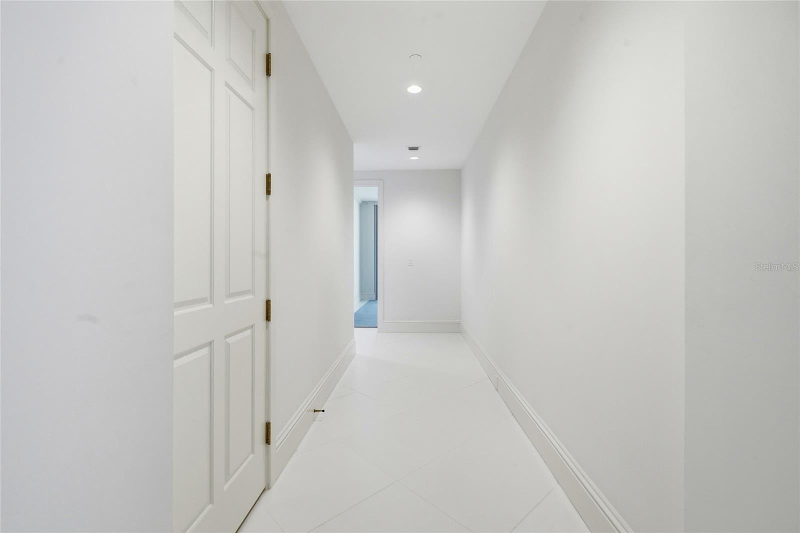 ARIA LONGBOAT KEY - Residential
