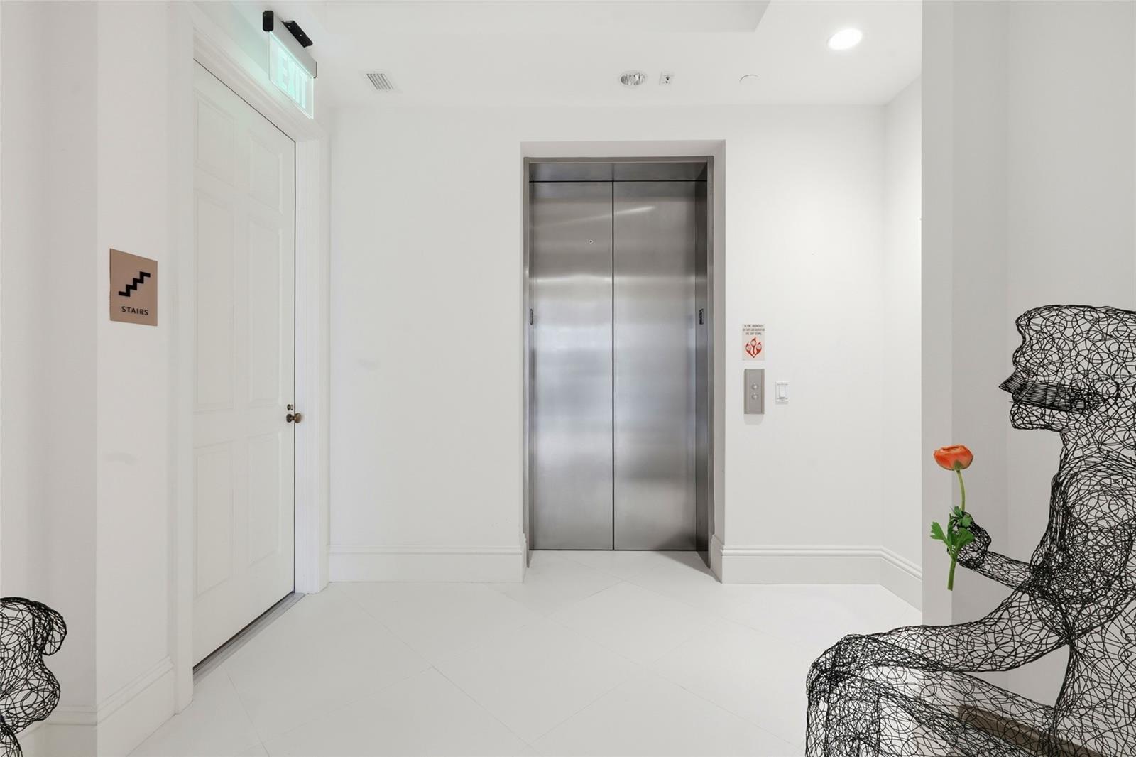 2251 GULF OF MEXICO DRIVE 301