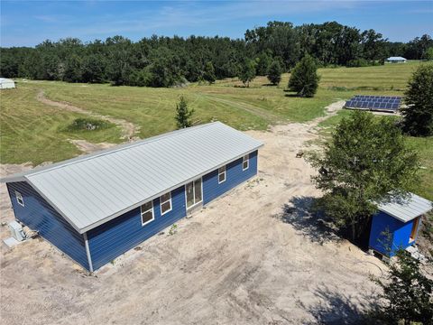 Photo of 316 NE 516th Avenue, Old Town, FL 32680 (MLS # A4663640)