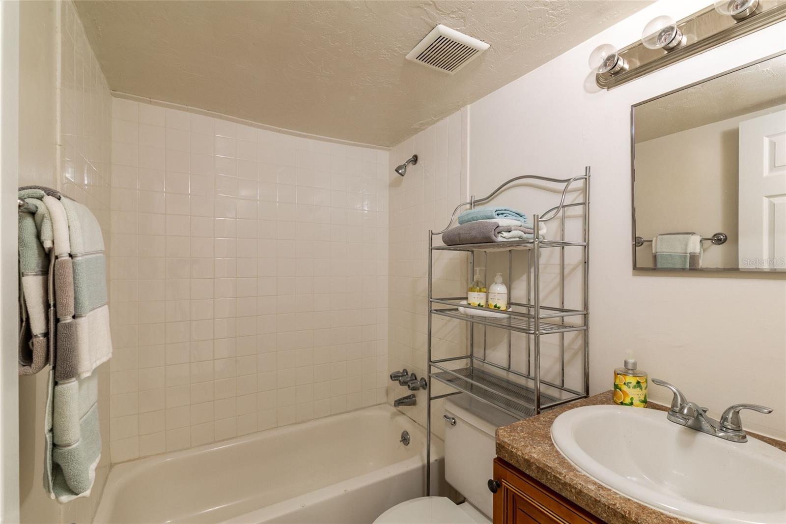 SWEAT THOMAS SUB - Residential Lease