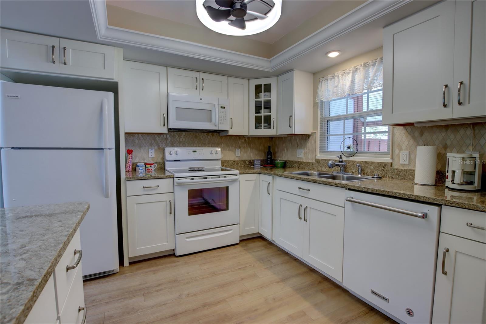 HARBOR POINT - Residential