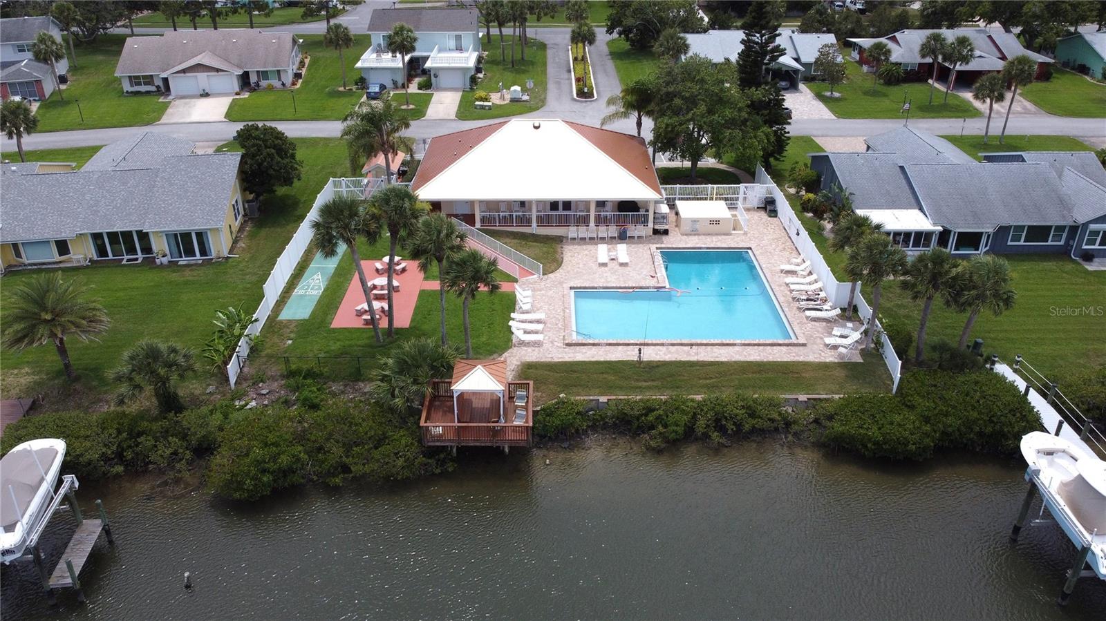 HARBOR POINT - Residential