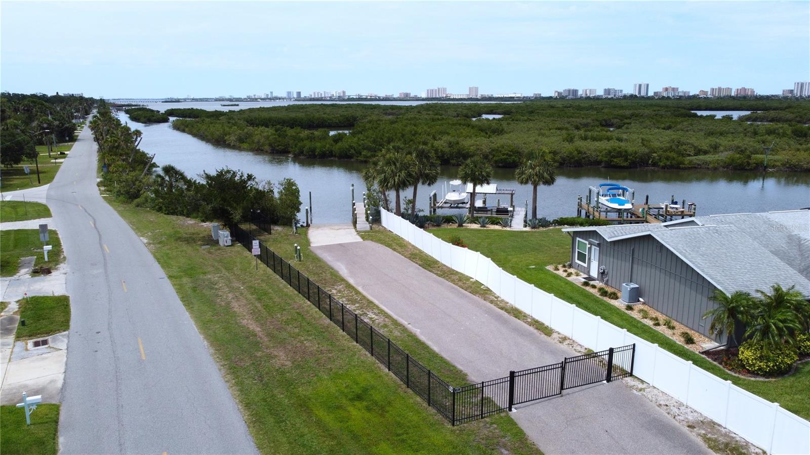 HARBOR POINT - Residential