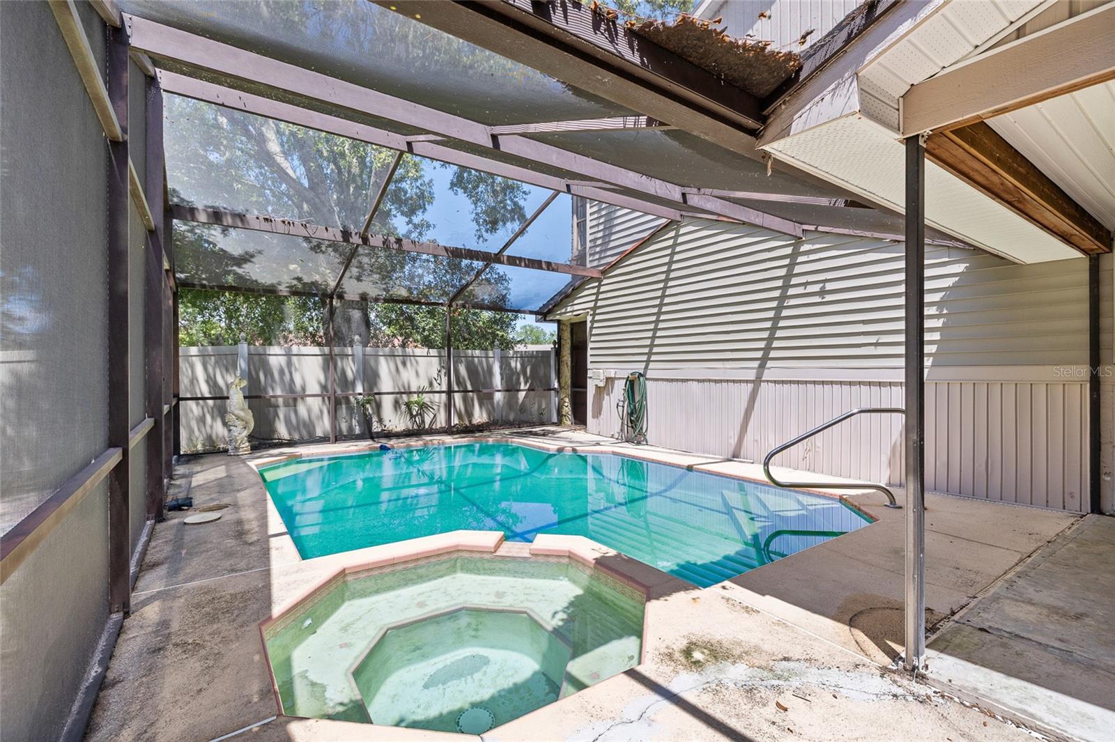 SHADOW OAKS SUB - Residential