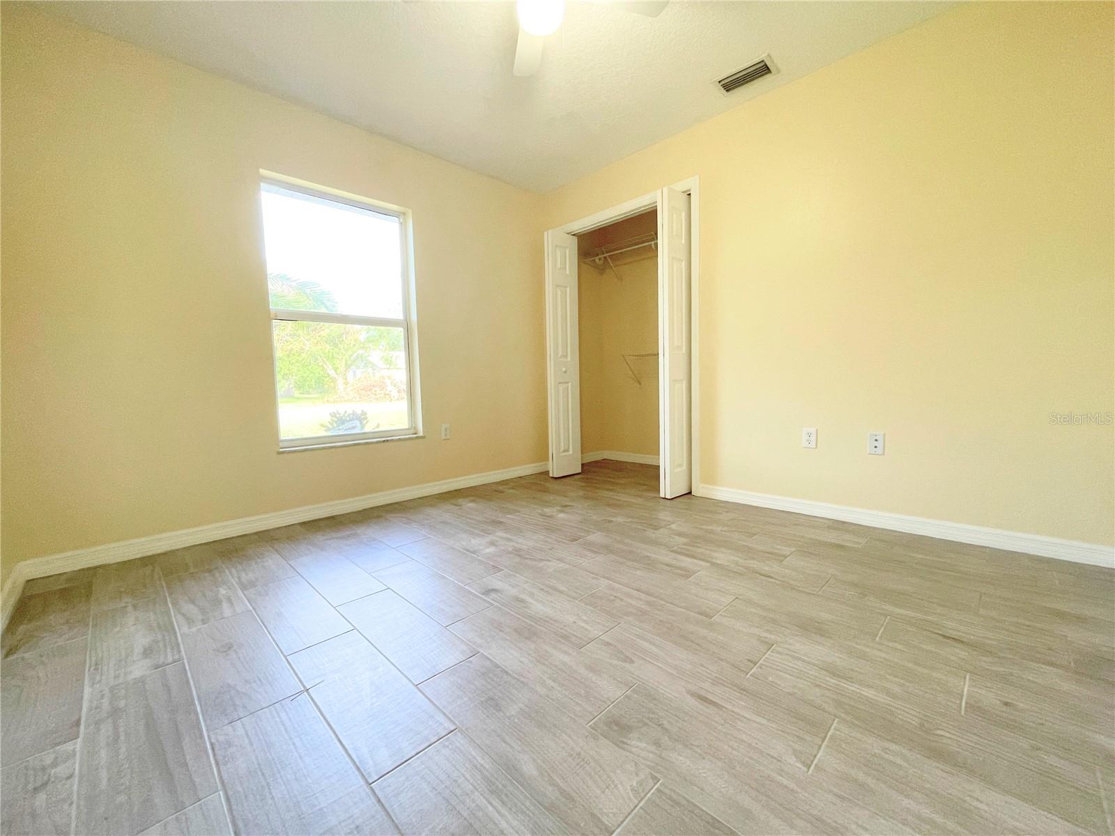 CROOKED LAKE PARK TR 02 - Residential