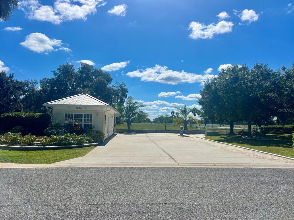 Photo of 9669 SE 49th Terrace, Webster, FL 33597 (MLS # G5103489)